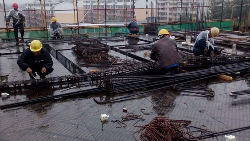 桥梁墩柱劳务分包施工单价解析：影响因素与合理评估